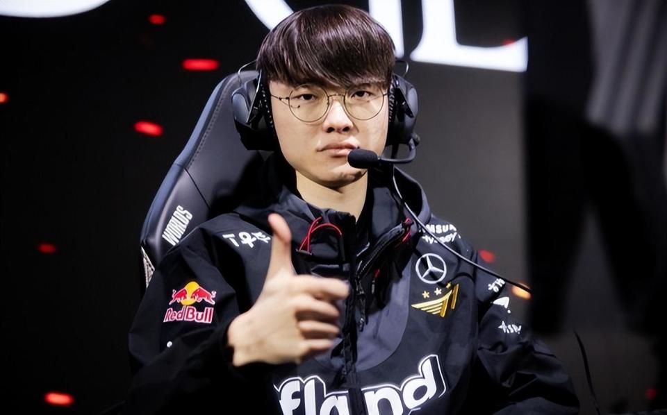 巴西媒体爆料：Uzi大概率会获得名人堂皮肤，包括薇恩和卡莎？？？？