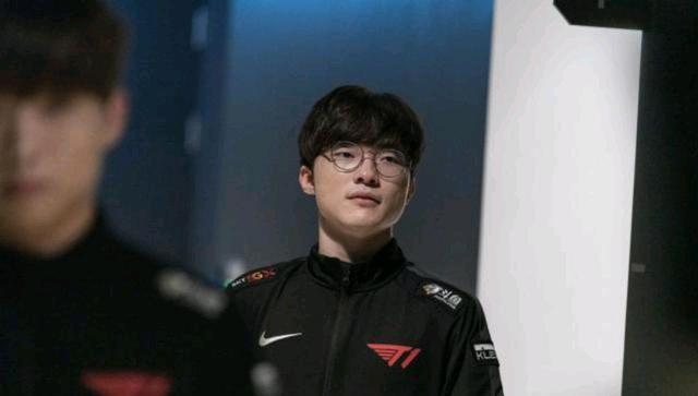 匿名来源向理查德·刘易斯透露了关于 Astralis 的更多细节；