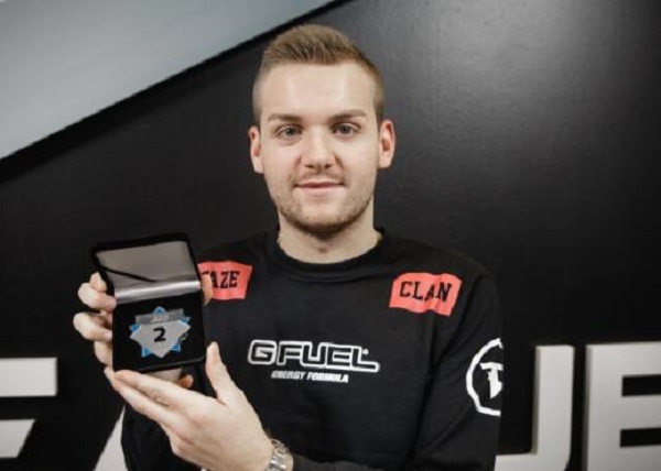 翻转中间！ Sasi 愤怒地切割 Baiye ， Shaoye 滑行并击杀 LGD Gaming 以与 Bilibili Gaming 打成平局；