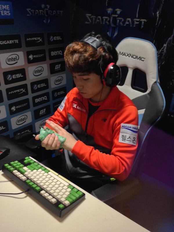 MongolZ 在 IEM Dallas 2025 四分之一决赛中击败了 aurora